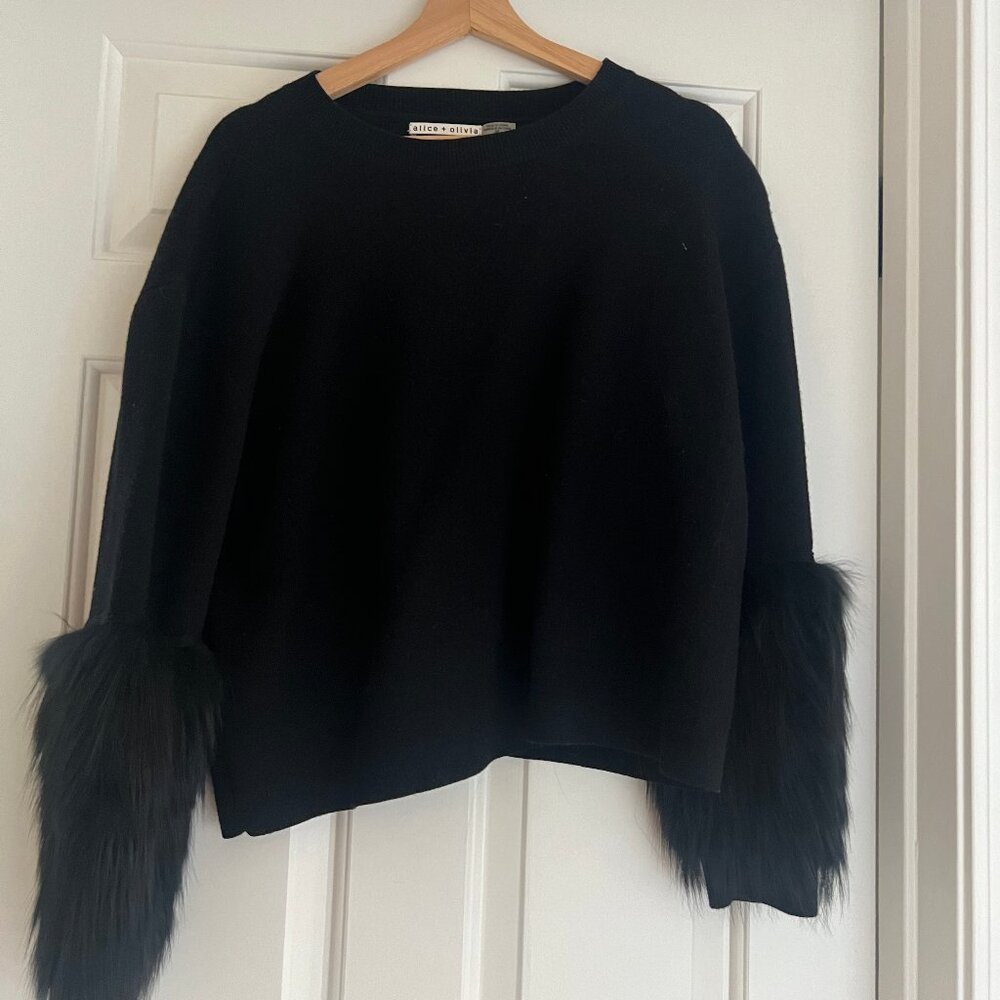 Alice & Olivia Fur sleeve cashmere sweater, Size S